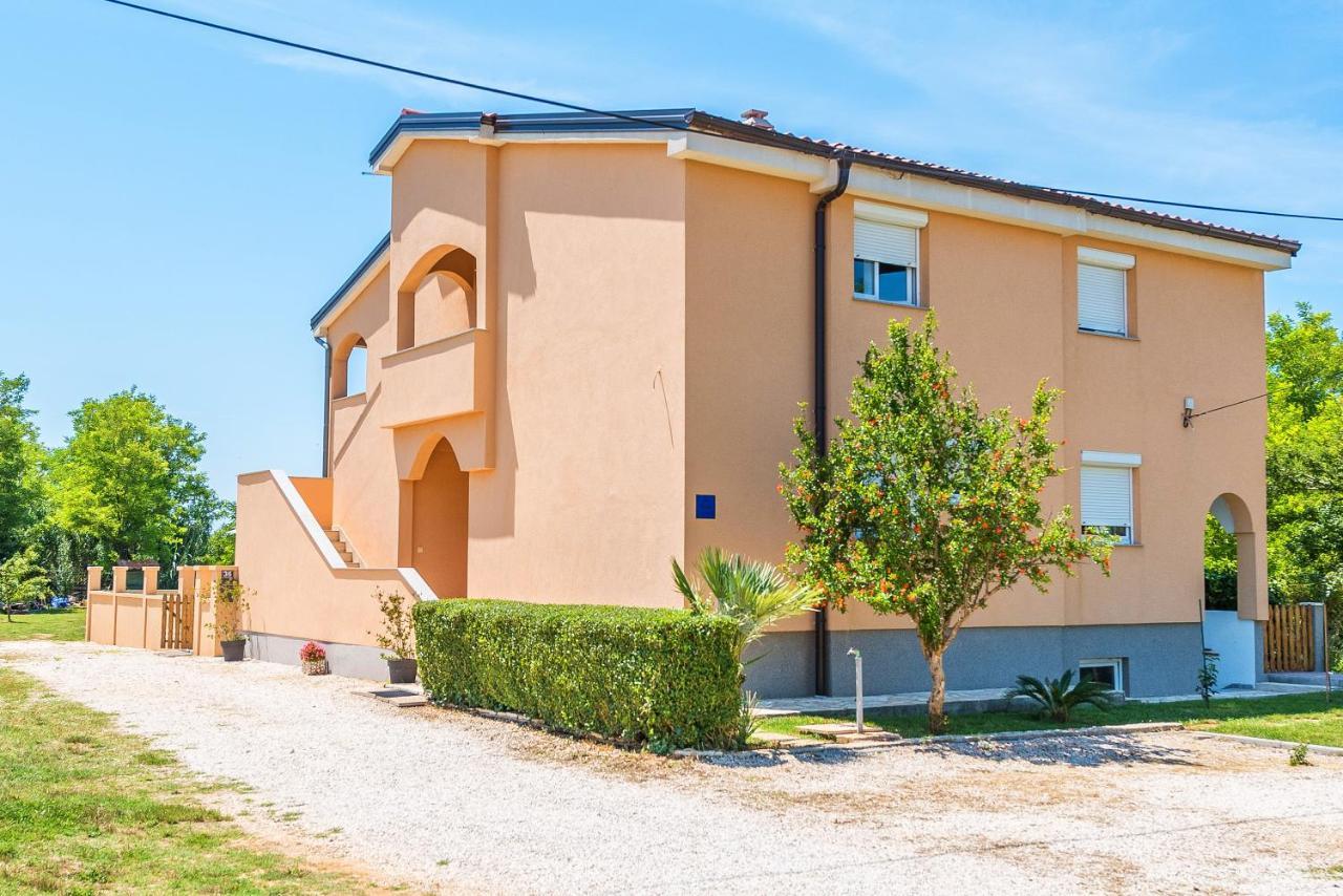 Nelly Apartments Privlaka  Exterior photo